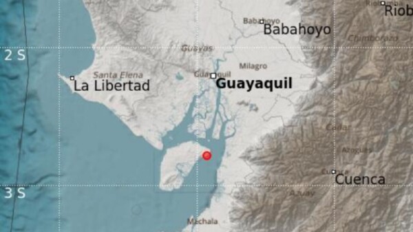 Fuerte sismo sacude costa de Ecuador