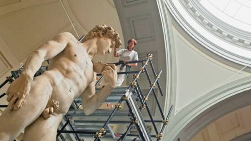 Tras polémica por el David en EU, museo italiano invita a verlo