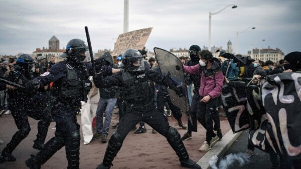 Endurecerá Macron acciones contra manifestantes en Francia