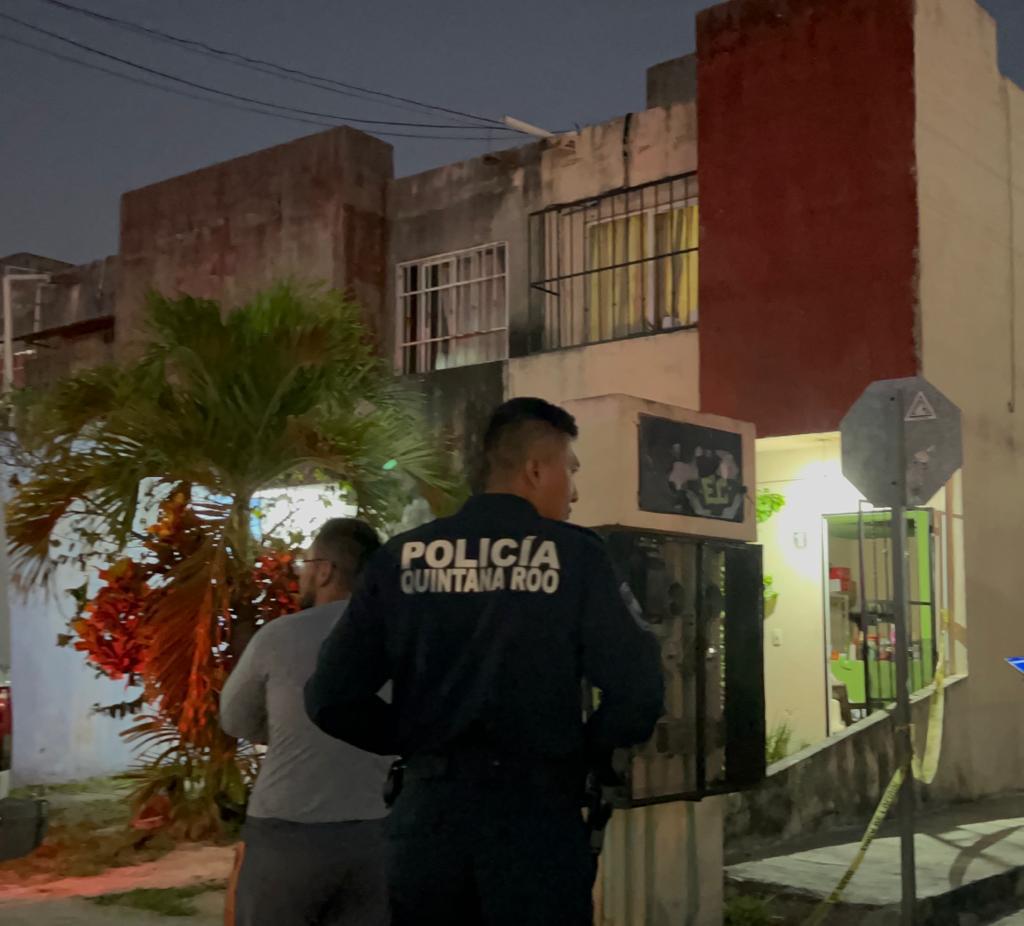 Cancún: Mujer asesina a su pareja en el fraccionamiento Paseos Kabah; la tragedia ocurrió en un episodio más de violencia doméstica.
