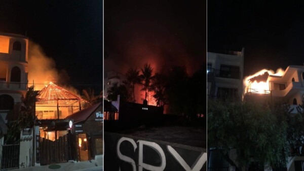 Alarma por fuerte incendio en la zona turística de Puerto Morelos.