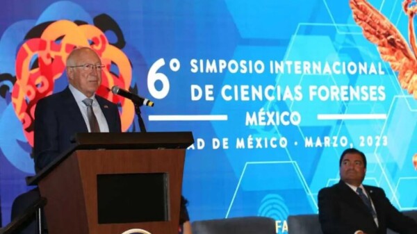 “Existe violencia en México y también en EU”, admite Salazar