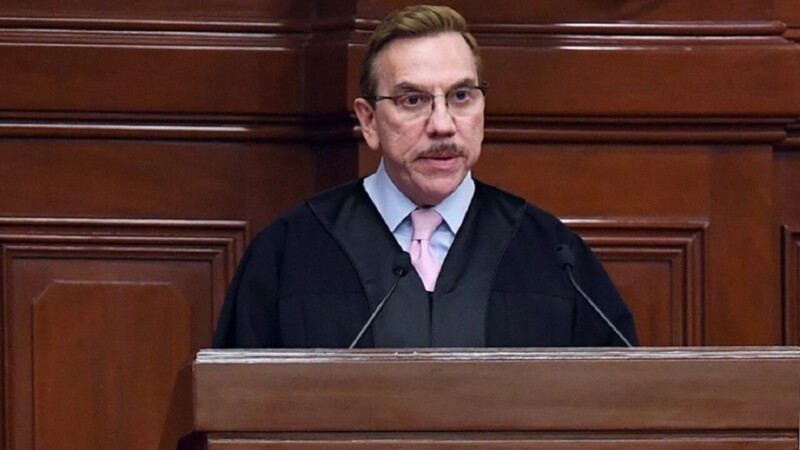 Impugnará la presidencia suspensión del Plan B