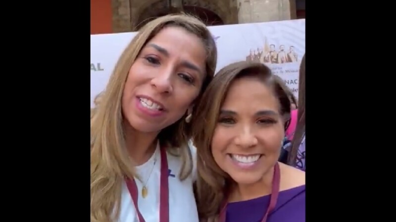 Marybel Villegas conmemora con AMLO en Palacio Nacional el Día Internacional de la Mujer.