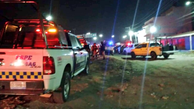 Ataque armado en un bar de Guanajuato deja 8 muertos y 7 heridos.