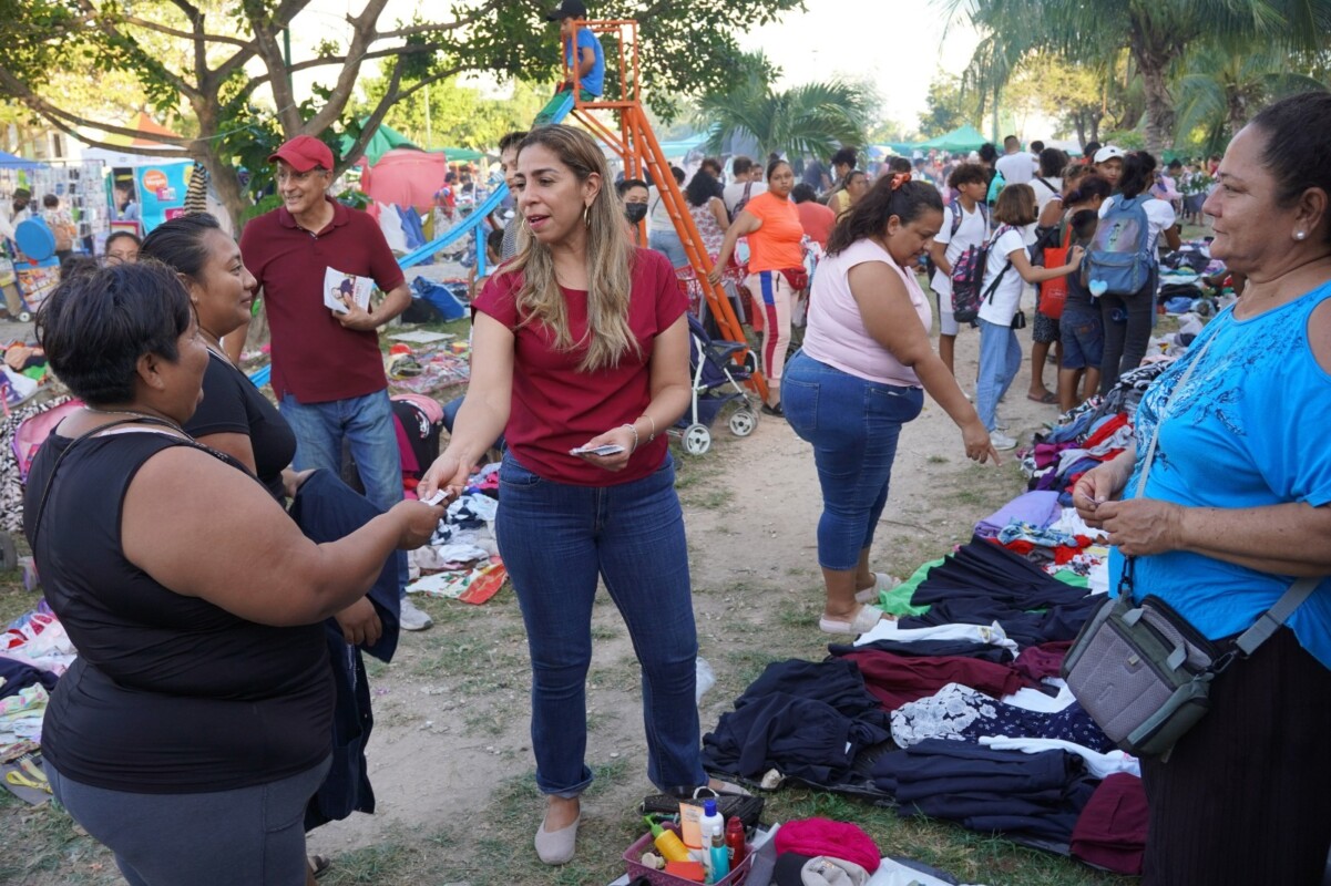 La senadora morenista visitó y saludó a los vecinos y comerciantes del fraccionamiento La Guadalupana, en la Región 218 de Cancún.