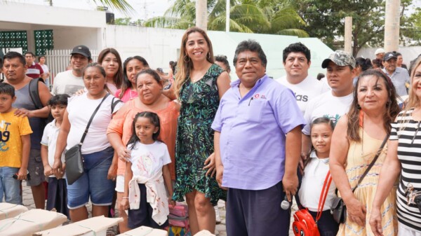 Marybel Villegas cumple compromiso con la primaria ‘Cuitláhuac’ de la Región 510.