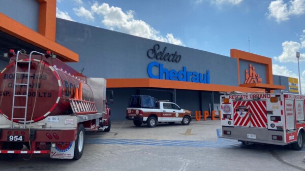 Se registra conato de incendio en la panadería de Chedraui Selecto de la Kabah.