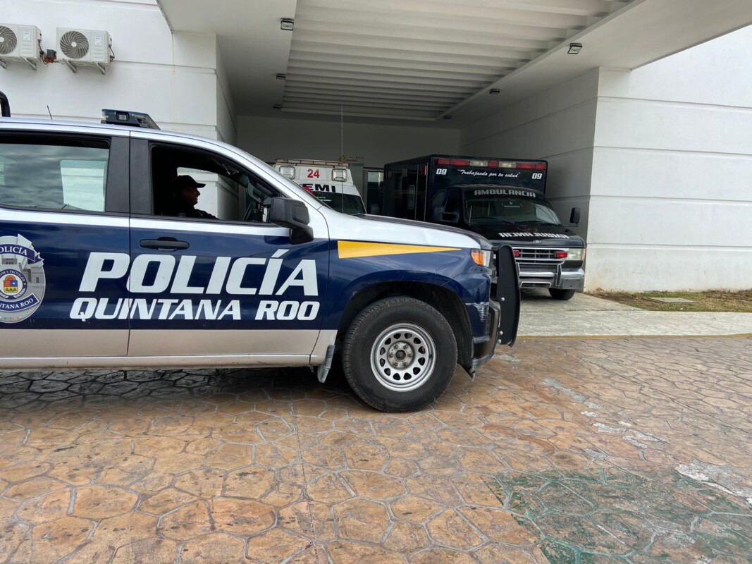 Balean a sujeto en su vivienda de Villas Otoch Paraíso; la víctima fue llevada al Hospital General, por dos impactos en las piernas.