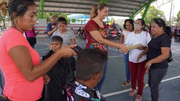 Con acciones sociales como “Abre los ojos con Marybel” impulsamos la consolidación de la 4T: Marybel Villegas.