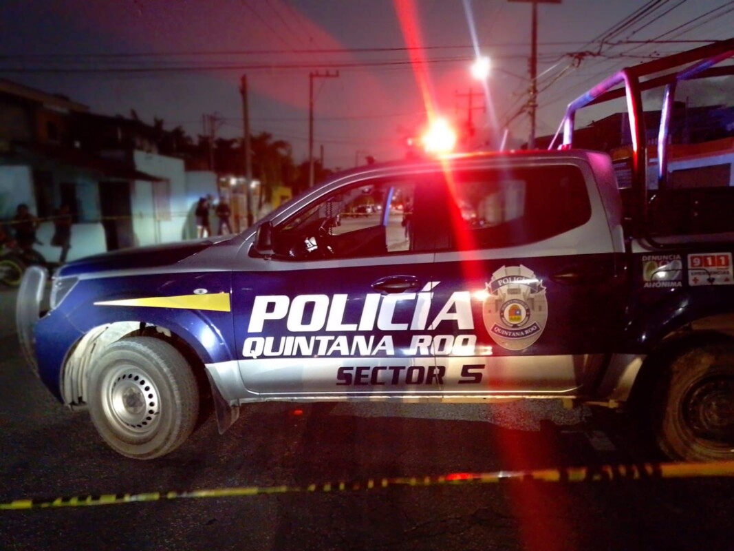 Ejecutan a dos sujetos en una vivienda de Tierra Maya en Cancún; los hechos se registraron durante la madrugada en la calle Culebra.