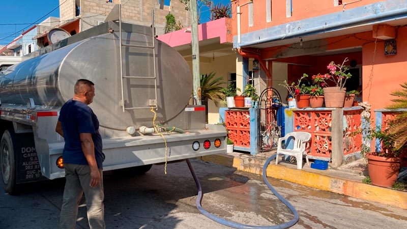 Repara Aguakan fuga en línea de conducción de agua potable a Isla Mujeres