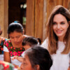 Angelina Jolie trabaja con mujeres mayas por las abejas meliponas