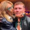 Canelo Álvarez paga a Adela Micha
