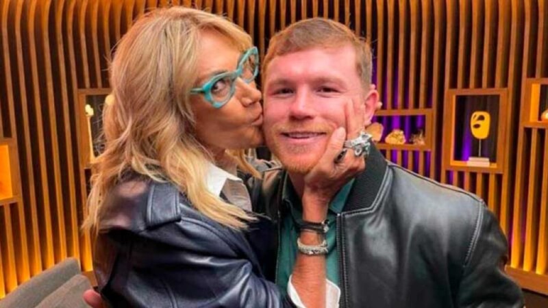 Canelo Álvarez paga a Adela Micha