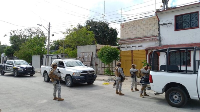 Aseguran droga en un cateo realizado en la Supermanzana 73 de Cancún.