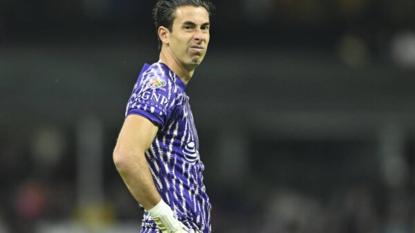 América tomaría drástica decisión sobre Óscar Jiménez