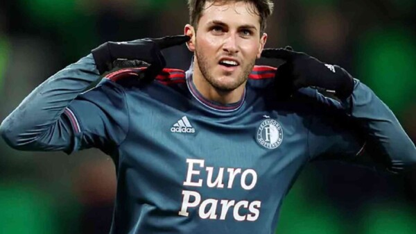 Santi Giménez podría llegar a la liga española