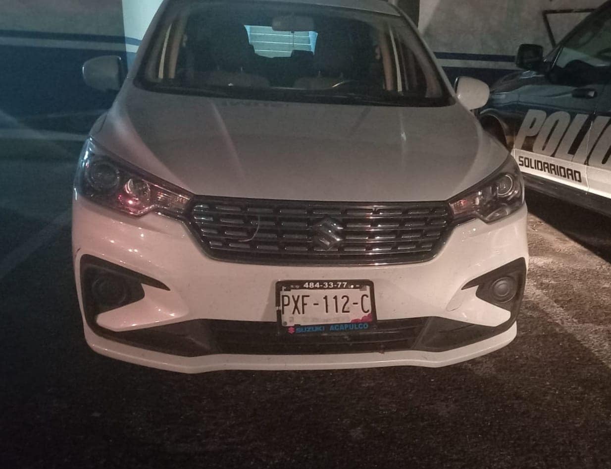 Playa del Carmen: Detienen a dos narcomenudistas en la Quinta Avenida; en otro hecho fue asegurado un vehículo con reporte de robo.