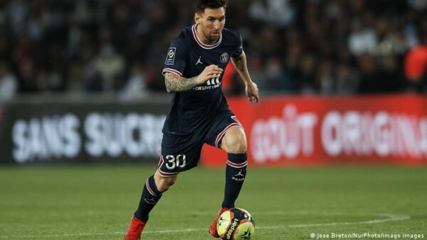 VIDEO: Afición del PSG abuchea a Lionel Messi