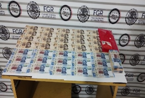 Detiene la FGE R 5 mujeres con más de 77 mil pesos en billetes falsos; salieron de Cancún; el papel moneda apócrifo era de 500 pesos.