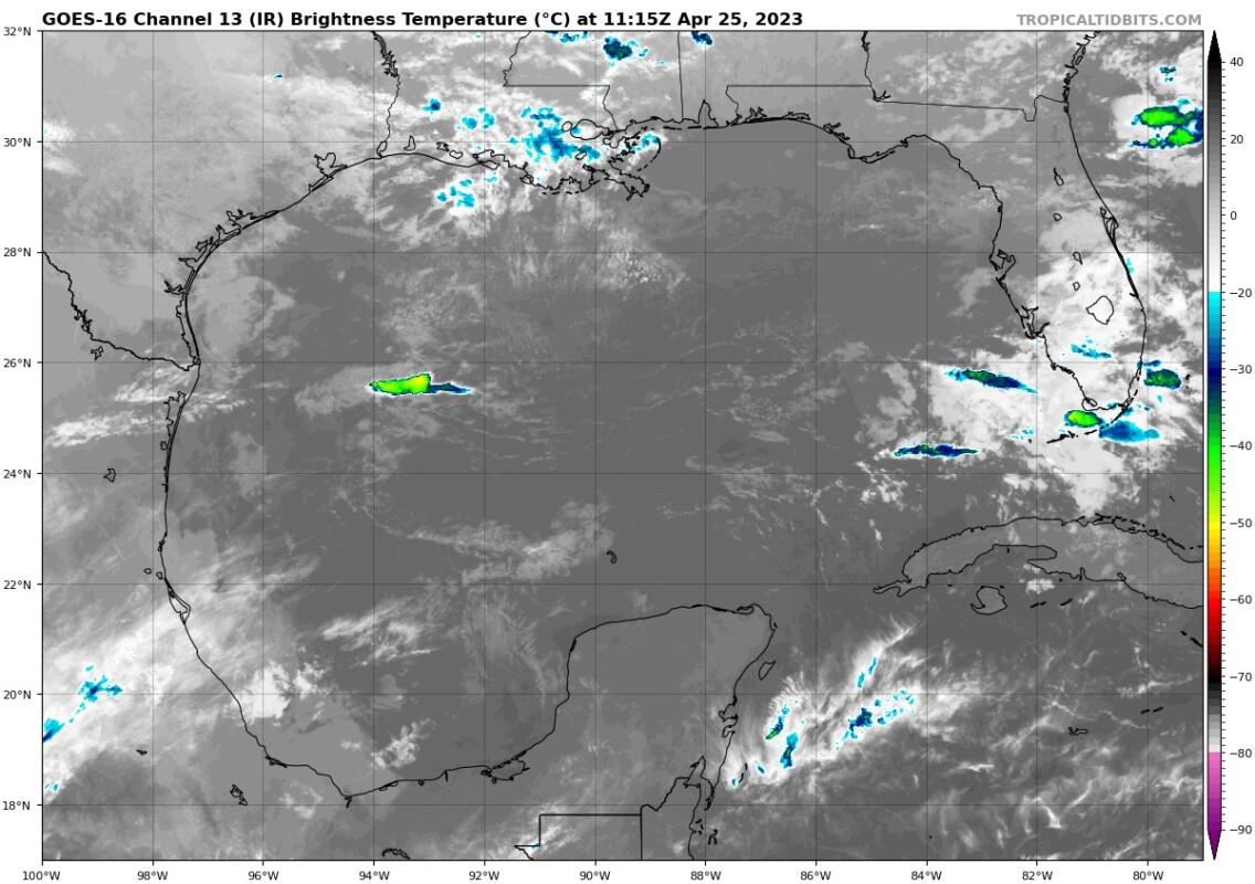 Pronóstico del clima para hoy martes 25 de abril 2023 en Quintana Roo; cielo parcialmente nublado por la mañana, nublado por la tarde y lluvias.
