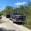 Localizan cadáver maniatado en colonia irregular de Cancún