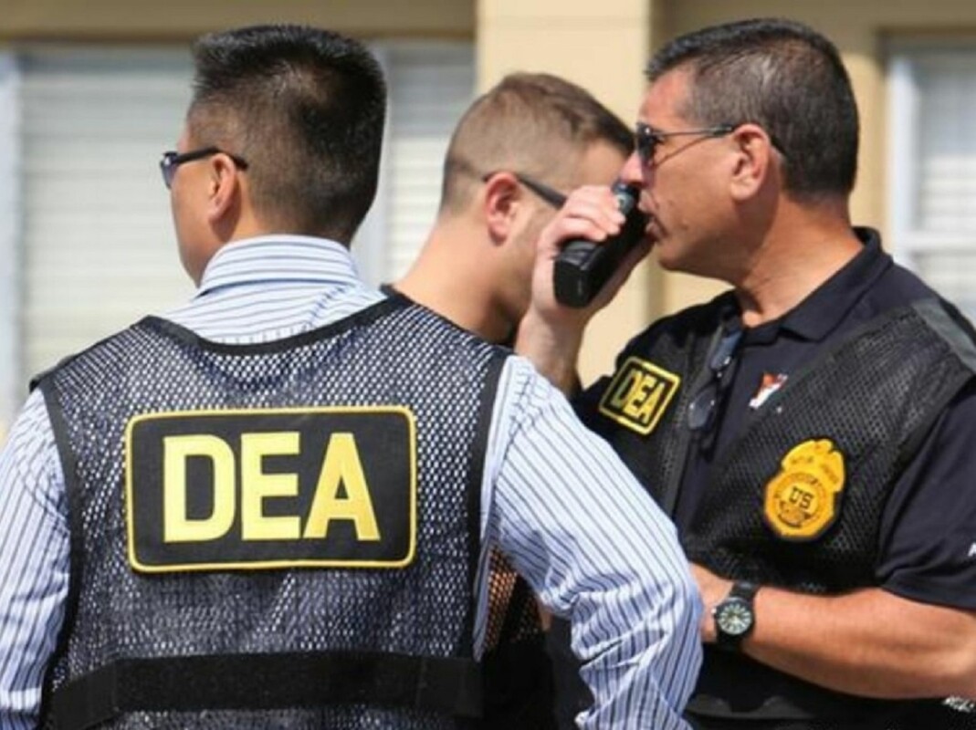 Agentes de la Agencia anti drogas de Estados Unidos DEA amenazan con ir con todo y contra todos en cualquier parte del mundo, asegura su jefa Anne Milgram. 