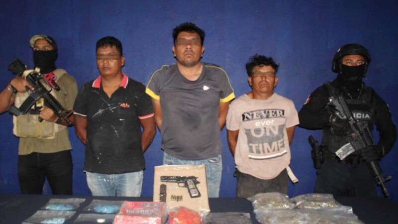 Detienen a trío de narcomenudistas en una obra en la Huayacán