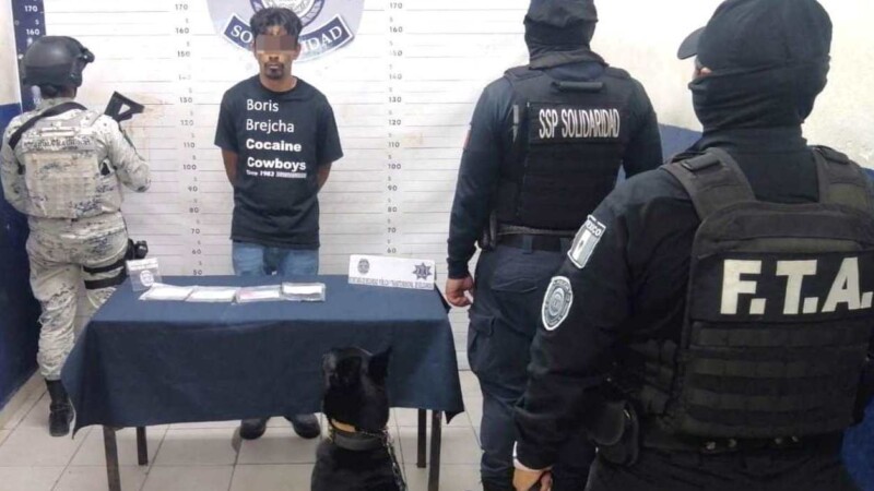 Detienen a sujeto con drogas en un bar de Playa del Carmen