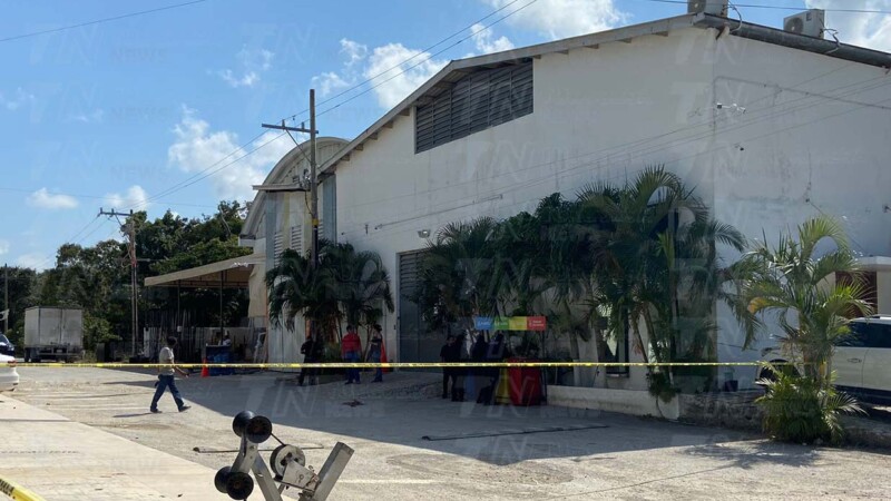 Ataque armado a negocio de Cancún deja un muerto