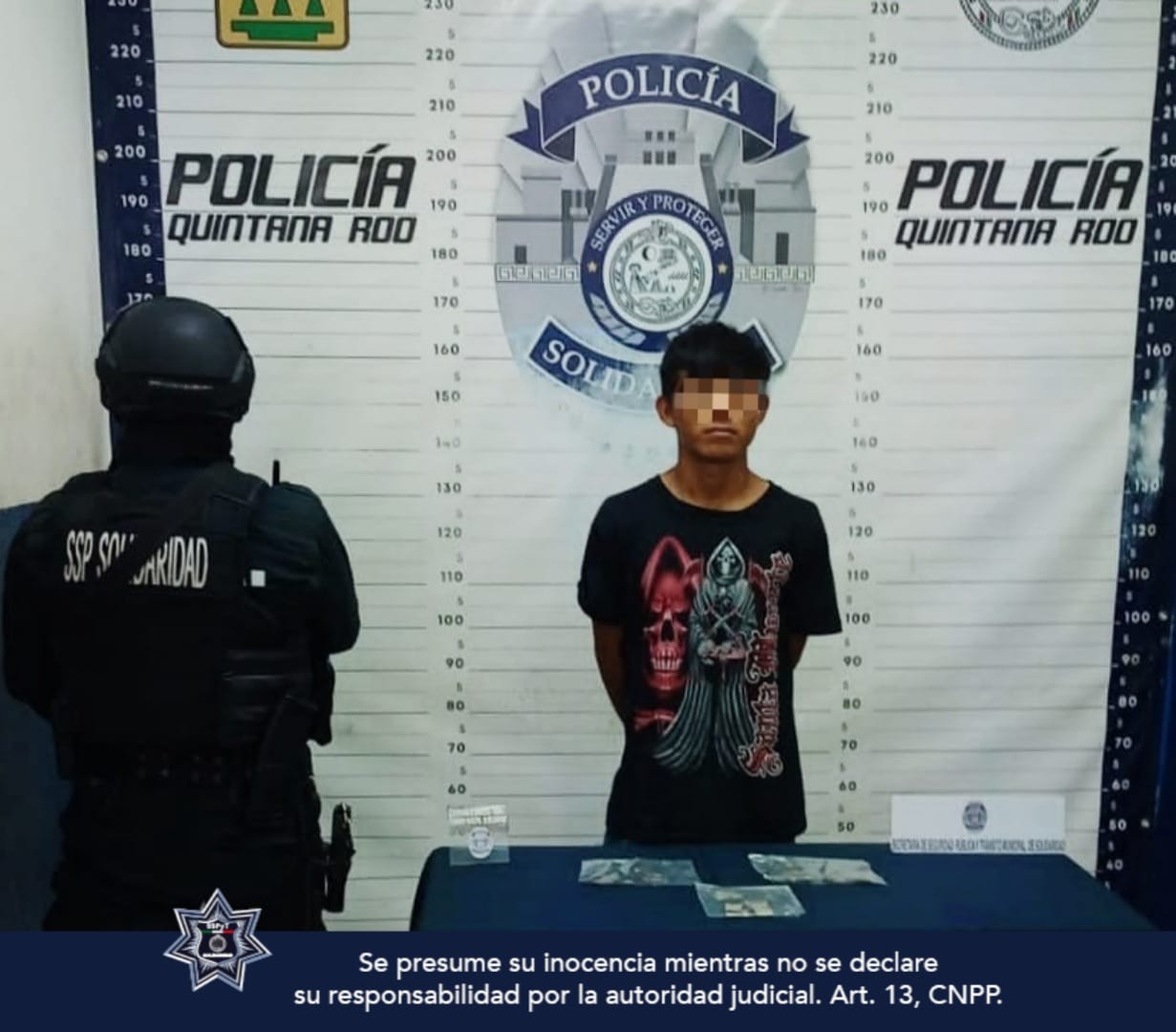 Detienen a dos en operativo antinarcomenudeo en Playa del Carmen; Víctor "N" fue detenido en In House con cocaína, cristal y crack.