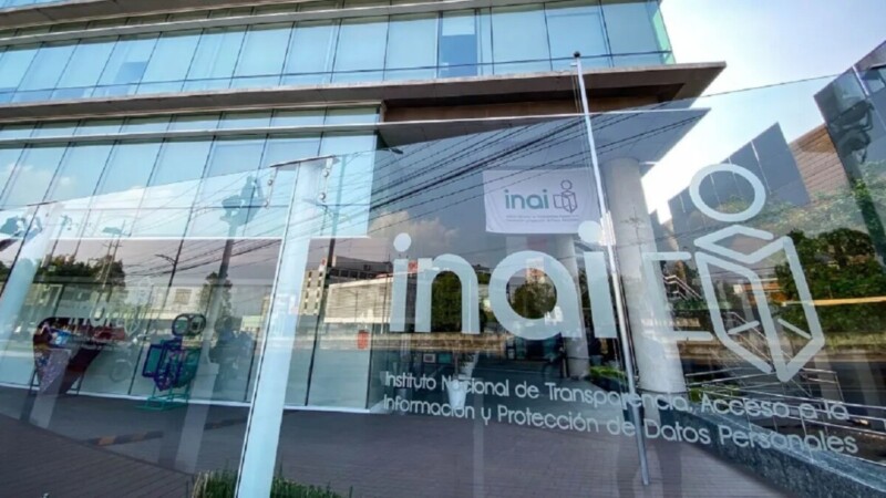 Acepta Morena nombrar en actual periodo a un comisionado del INAI