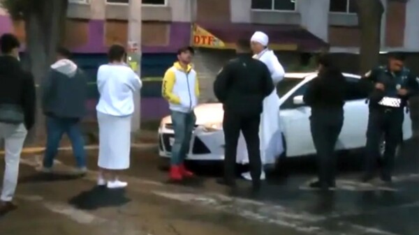 Hombre muere en la CDMX al caer de un árbol