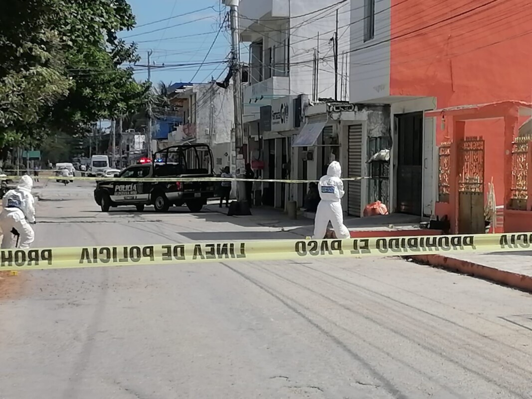 Levantan a una mujer en una vivienda de Alfredo V. Bonfil en Cancún; sujetos armados rafaguearon el domicilio de su víctima.
