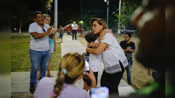Mara Lezama entrega a familias parque en Proterritorio 1