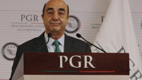 Vinculan a proceso a Murillo Karam por tortura y desaparición forzada