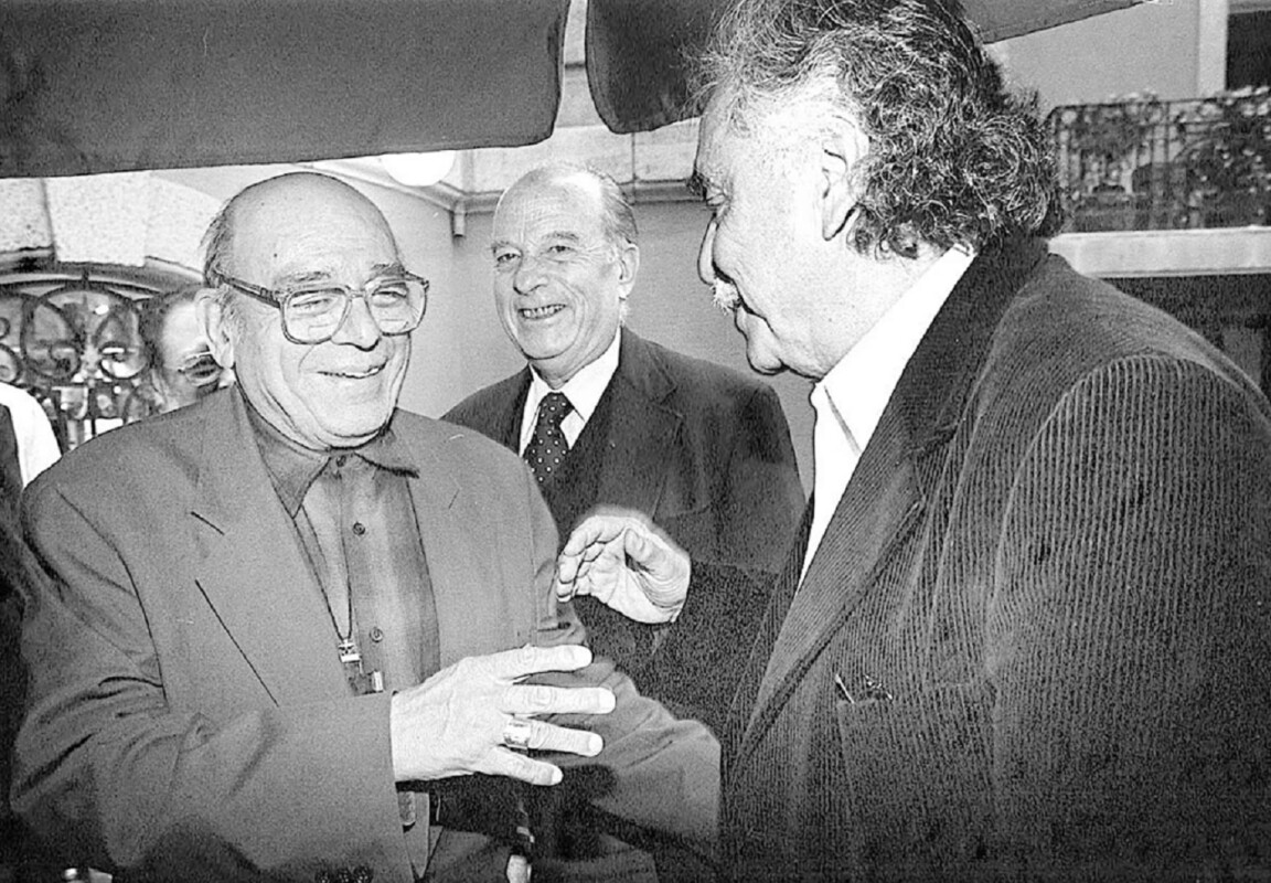 Samuel Ruiz (izq), Pablo González Casanova (centro) y Víctor Payán ex director de La Jornada. 