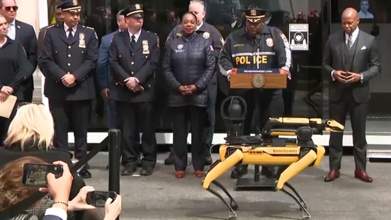 Cuidaran perros robot policías a Nueva York