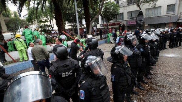 Ordenó Claudia Sheinbaum retirar el muro antimigrante