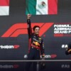 ‘Checo Pérez, rey de Bakú; gana el mexicano el Gran Premio de Azerbaiyán.