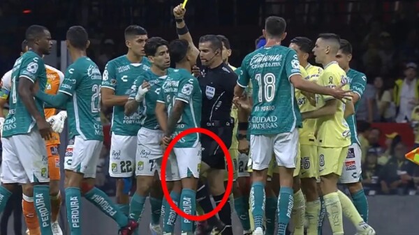 Así castigarían al arbitro que dio un rodillazo