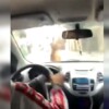 Chofer de Uber con todo y pasajero arrolla a su asaltante