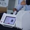 Presentan 2 modelos de urnas electrónicas para el Edomex