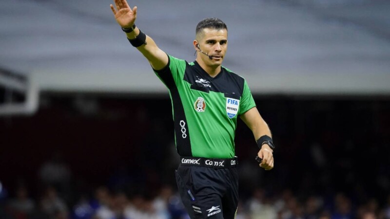 Condonan castigo al árbitro Fernando Hernández