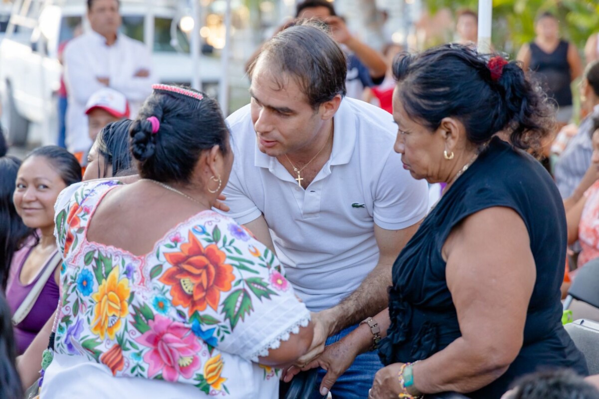 Encabeza el presidente municipal una gira de trabajo por Akumal y Chemuyil.