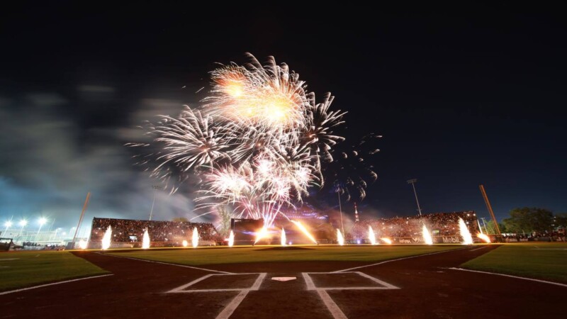 Tigres ruge y gana en su inauguración como local