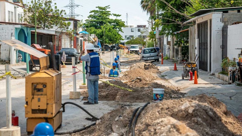 Aguakan renueva red de agua potable en Playa del Carmen, en el sector 7 del fraccionamiento Villamar II