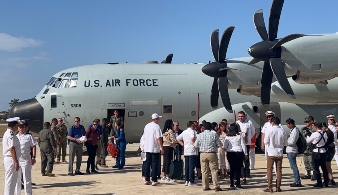 Llega a Chetumal el avión cazahuracanes de Estados Unidos (VIDEO); los amantes de la aeronáutica podrían conocer esta majestuosa nave.