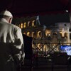 Cancela el papa Francisco su presencia en el Viacrucis del Coliseo de Roma.